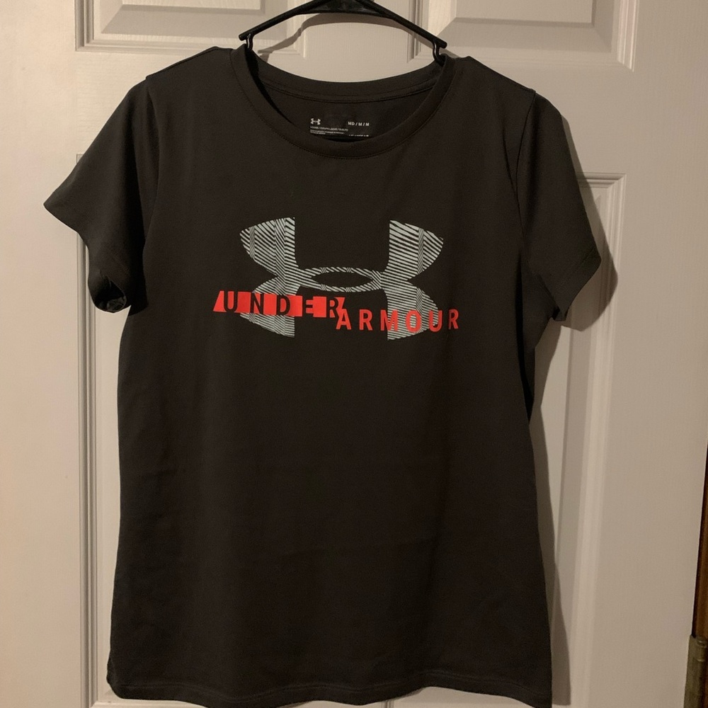 UNDER ARMOUR T-shirt size small